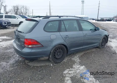 2015 Volkswagen Passat 1.8T Wolfsburg Edition z USA, uszkodzony, nr VIN 1VWAT7A37FC036561